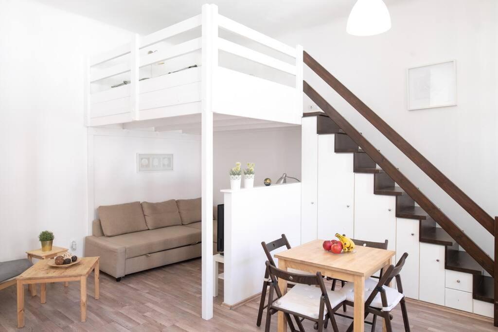 N28 Studio Next To Andrassy Boulevard. Budapest Bagian luar foto