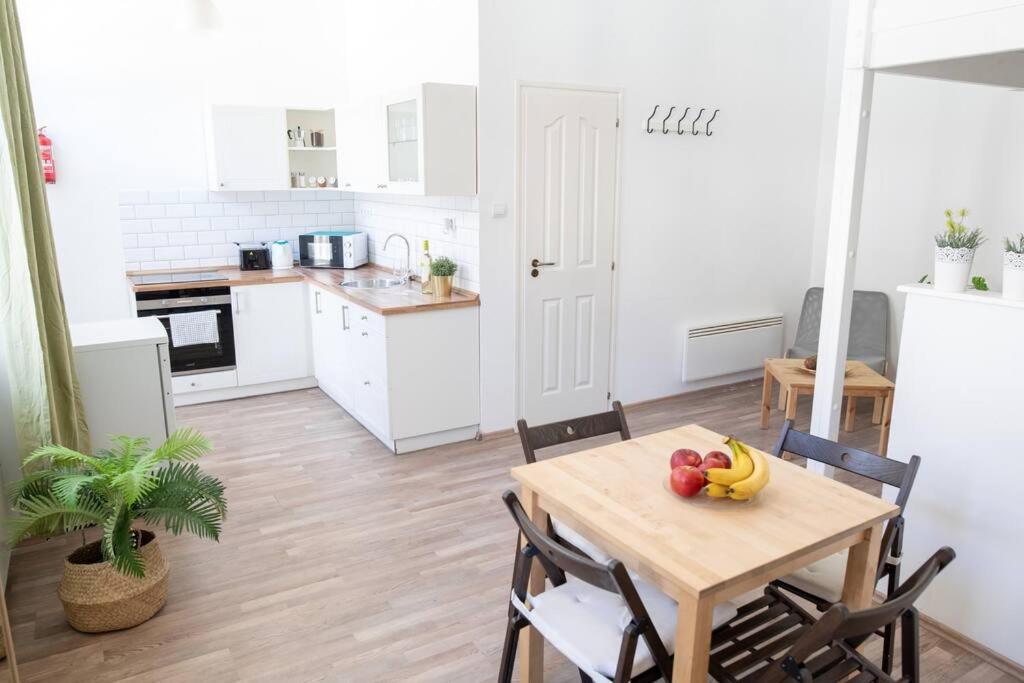 N28 Studio Next To Andrassy Boulevard. Budapest Bagian luar foto
