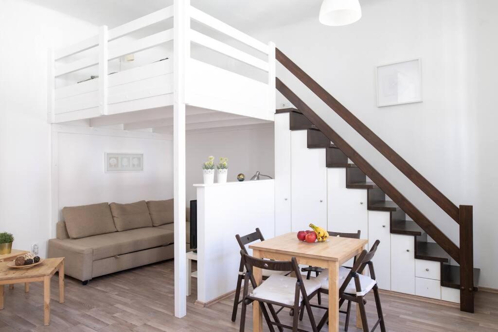 N28 Studio Next To Andrassy Boulevard. Budapest Bagian luar foto